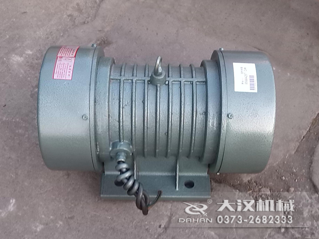 VB振動電機的選型要根據(jù)所匹配產(chǎn)品需要的激振大小，進行選擇。